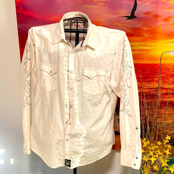 White button down men’s shirt XL with details on arms. - Picture 1 of 6